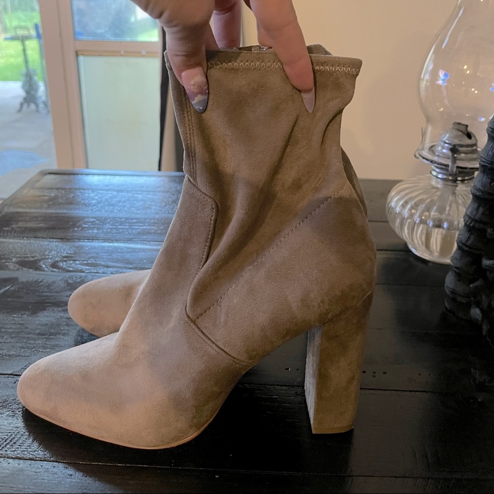 Steve Madden ankle booties size 10